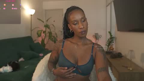 evajacksss_ online show from June 2026 07:13:01 PM