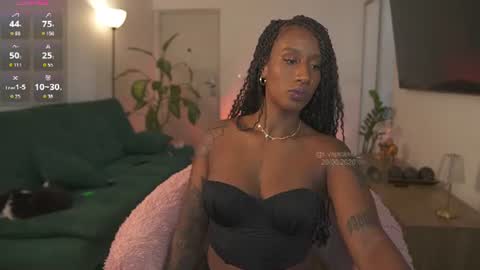 evajacksss_ online show from June 2026 08:22:01 PM