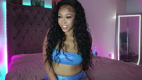 Snapshot of evajonez chatting on November 2025 06:56:02 AM Eva online show from November 2025 06:56:02 AM