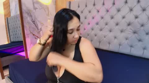  Eva  online show from April 2026 12:58:02 PM