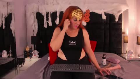 Snapshot of evamilfxxx chatting on October 2025 01:01:01 PM Eva online show from October 2025 01:01:01 PM