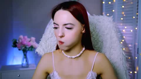 Eva  online show from November 2025 08:25:02 AM