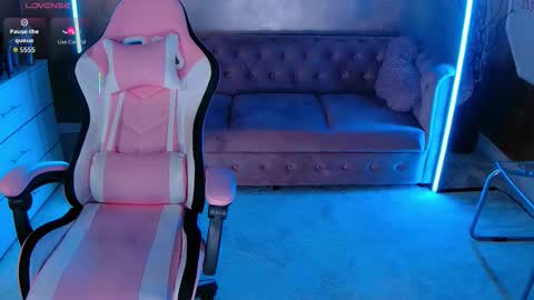 Eva online show from November 2025 05:25:01 PM