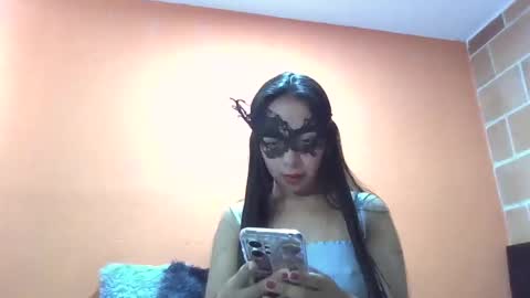 evangelinne_01 online show from October 2025 01:14:01 PM