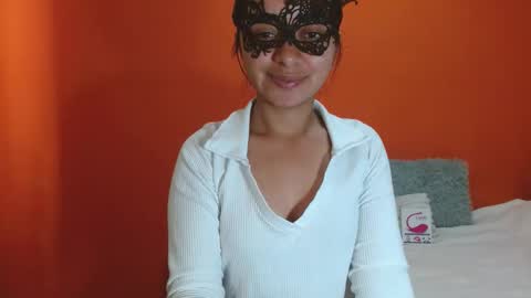 evangelinne_01 online show from December 2025 02:23:01 PM