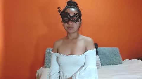 evangelinne_01 online show from December 2025 12:54:01 PM