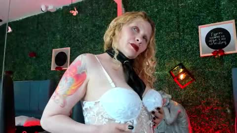  Evangelyne  online show from February 2026 08:04:02 PM