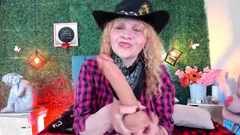  Evangelyne  online show from February 2026 08:53:02 PM