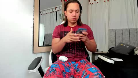 Snapshot of evans_king chatting on November 2025 11:43:02 AM Evan online show from November 2025 11:43:02 AM