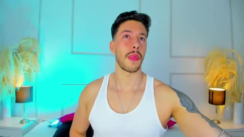 Snapshot of evans_opry1 chatting on October 2025 10:21:01 PM E V A N S online show from October 2025 10:21:01 PM