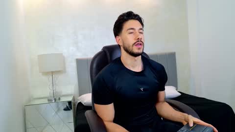 Snapshot of evans_opry1 chatting on February 2026 11:24:02 PM E V A N S online show from February 2026 11:24:02 PM