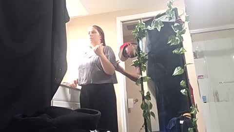 evanschris2048 online show from October 2025 01:14:01 AM