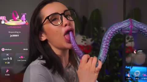 Snapshot of evarabbit chatting on December 2025 03:45:02 AM Eva online show from December 2025 03:45:02 AM