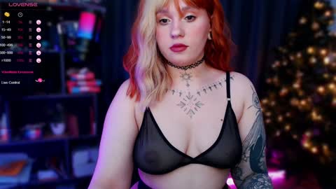 Snapshot of evaredmooon chatting on December 2024 11:33:01 AM Moon online show from December 2024 11:33:01 AM