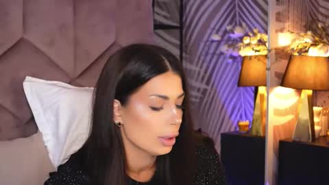 EvaRhea online show from November 2025 03:51:02 AM