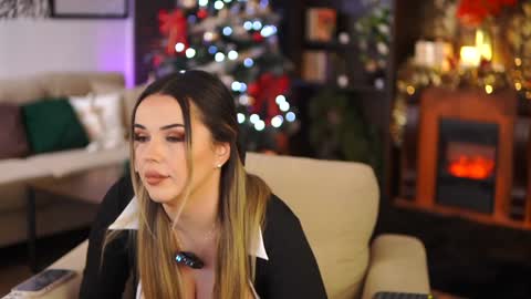 Eva online show from December 2024 09:28:01 PM