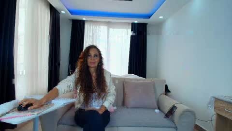 Snapshot of evasweet__ chatting on May 2026 02:58:02 PM EVA LUNA online show from May 2026 02:58:02 PM