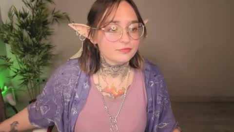 Snapshot of evathewitcher chatting on June 2026 01:17:02 AM EvaTheWitcher online show from June 2026 01:17:02 AM