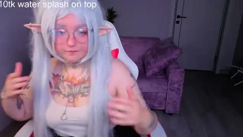 Snapshot of evathewitcher chatting on July 2026 01:42:01 AM EvaTheWitcher online show from July 2026 01:42:01 AM