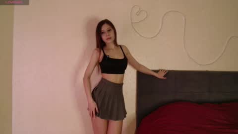 Eva Vuv online show from December 2025 04:40:02 AM