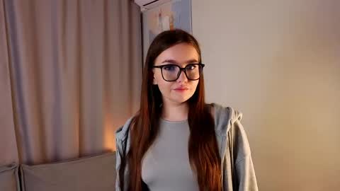 Snapshot of evawyliam chatting on April 2026 02:44:01 PM im EVA im new here dont be rude online show from April 2026 02:44:01 PM