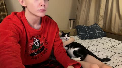 Snapshot of eveandrobert chatting on January 2025 02:11:02 AM EveRobert online show from January 2025 02:11:02 AM