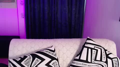 Evee online show from December 2025 07:53:02 PM