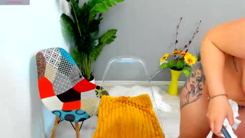 eveeevian online show from May 2026 10:36:01 AM