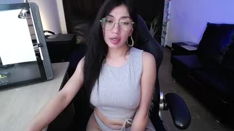 Kissed by an angel  IG evee  lyn20 online show from February 2025 06:00:01 AM