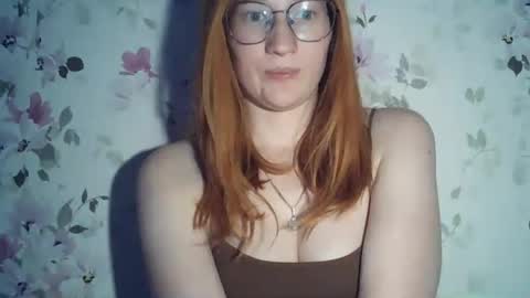 Snapshot of eveliina_shy chatting on June 2026 03:58:02 PM Evelina online show from June 2026 03:58:02 PM
