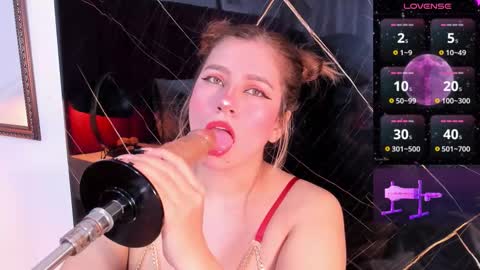 Snapshot of evelin_belen chatting on November 2025 12:37:01 PM EVELIN online show from November 2025 12:37:01 PM