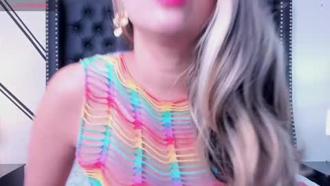 Evelin online show from December 2025 12:32:01 PM