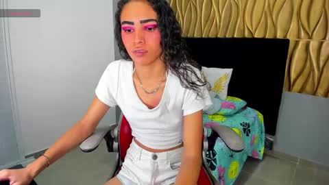 Evelin online show from November 2025 04:32:02 AM