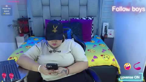 evelin zaens online show from November 2025 01:13:01 PM