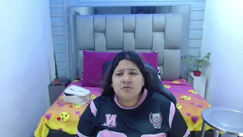 evelin zaens online show from April 2026 04:43:02 AM