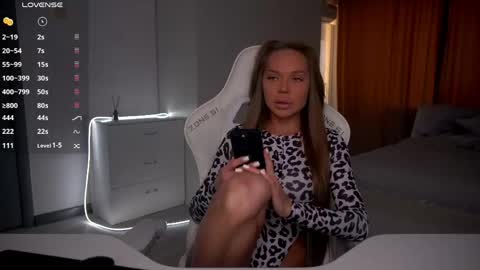 Evelina online show from April 2026 02:11:01 PM