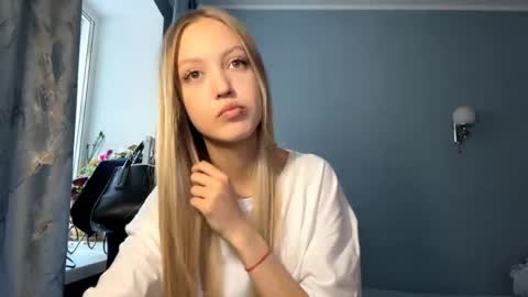 Snapshot of evelinegallucci chatting on June 2026 01:34:01 PM Katy online show from June 2026 01:34:01 PM