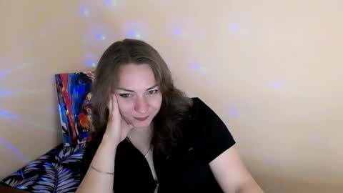 Snapshot of evelineli chatting on September 2025 10:43:01 PM Lydia online show from September 2025 10:43:01 PM