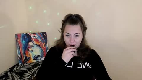 Snapshot of evelineli chatting on October 2025 07:52:02 AM Lydia online show from October 2025 07:52:02 AM