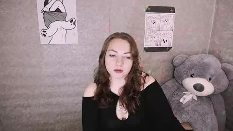 Snapshot of evelineli chatting on October 2025 10:36:01 PM Lydia online show from October 2025 10:36:01 PM