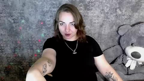 Snapshot of evelineli chatting on November 2025 05:16:02 AM Lydia online show from November 2025 05:16:02 AM