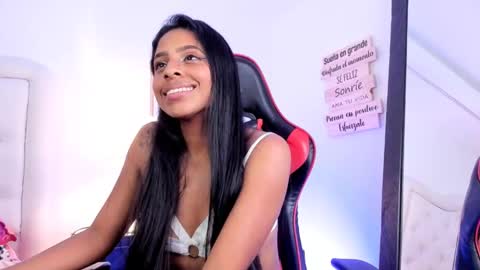 Snapshot of evelyn__ebony chatting on December 2024 07:05:01 AM evelyn ebony online show from December 2024 07:05:01 AM