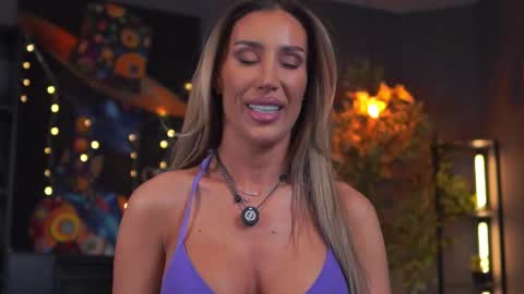 Evelyn online show from January 2026 07:08:02 PM