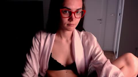 Snapshot of evelyn_gg chatting on May 2026 11:27:02 AM Evelyn online show from May 2026 11:27:02 AM