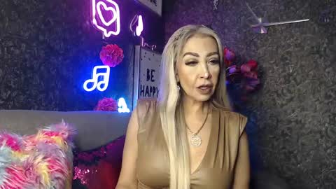 EvelynaGrey online show from January 2025 04:23:02 AM