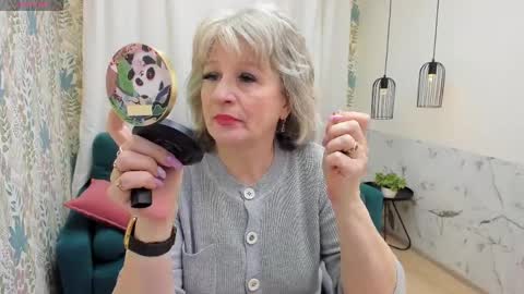 Evelyn online show from April 2026 05:12:02 AM