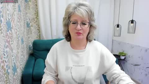 Evelyn online show from May 2026 05:03:02 AM