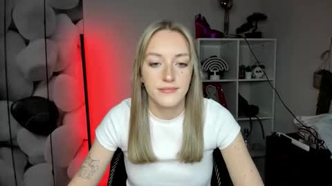evelynblond online show from January 2026 01:37:02 PM