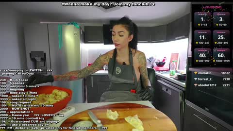 Evelyne online show from December 2024 03:49:02 AM