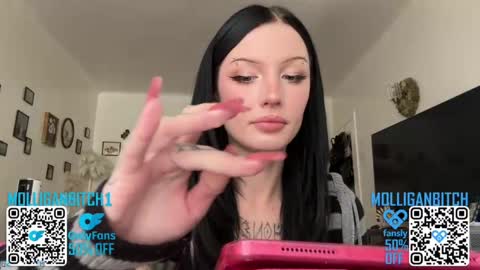 Snapshot of evelynforever chatting on April 2026 09:32:02 PM Evelyn online show from April 2026 09:32:02 PM
